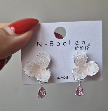 گوشواره طرح جواهر  مدل کوارتز